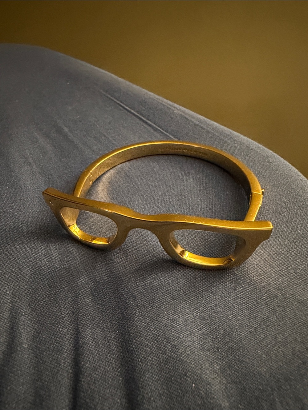 ✨Kate Spade Sunglasses Style Bangle in Gold✨